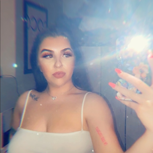 Meet your Posher, Sarah - Picture 1 of 1